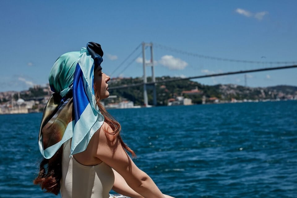 Galata Kulesi temalı Turkuaz derin mavi Şifon Şal Pareo